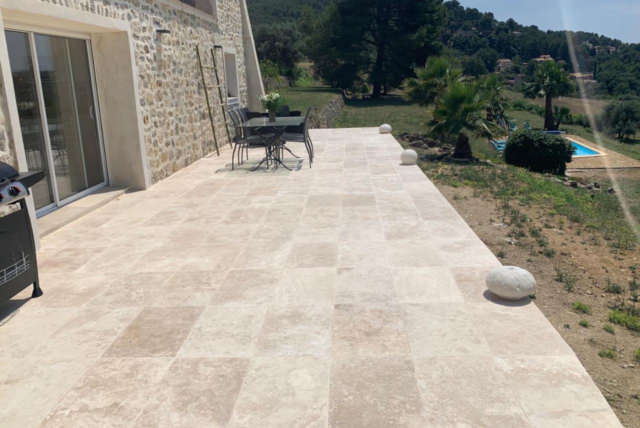 La Venturonne Appartement Neuf Rez De Jardin 45 M2 Vue Mer Et Vignes 10 Mn Des Plages Le Beausset Bagian luar foto
