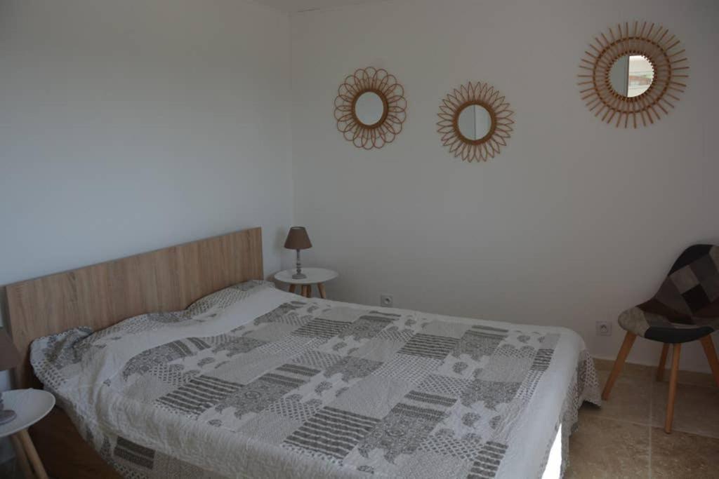 La Venturonne Appartement Neuf Rez De Jardin 45 M2 Vue Mer Et Vignes 10 Mn Des Plages Le Beausset Bagian luar foto