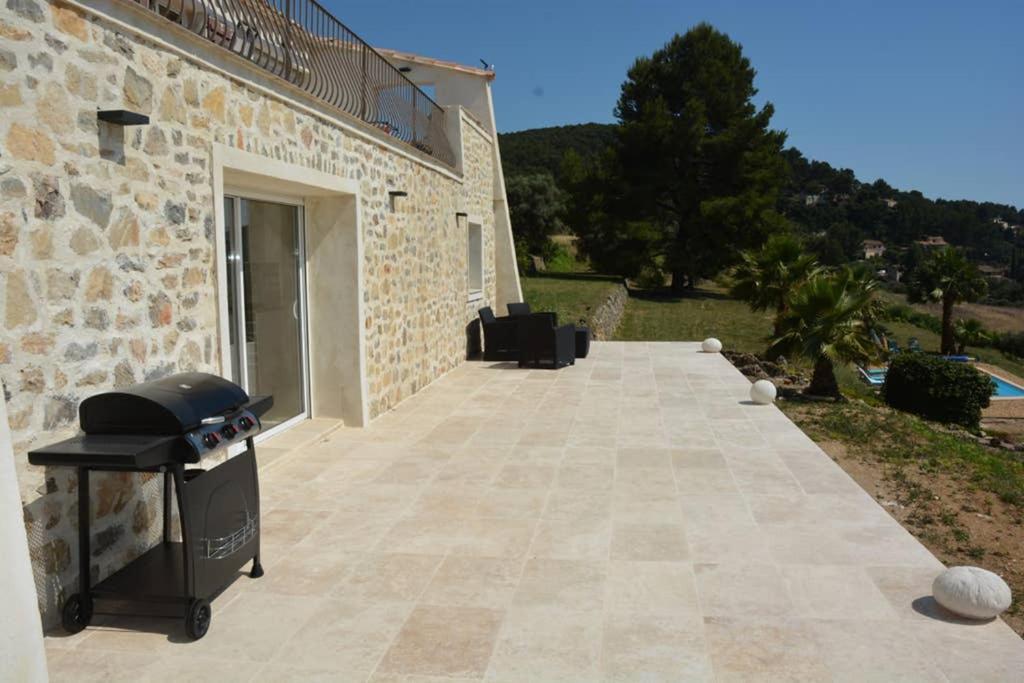 La Venturonne Appartement Neuf Rez De Jardin 45 M2 Vue Mer Et Vignes 10 Mn Des Plages Le Beausset Bagian luar foto