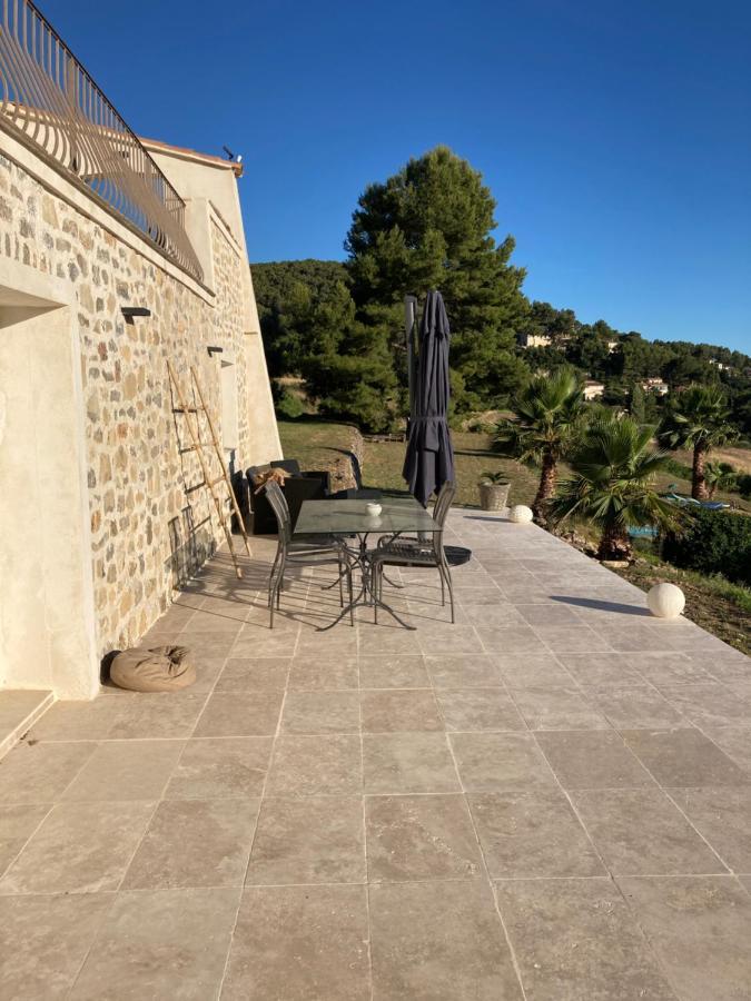 La Venturonne Appartement Neuf Rez De Jardin 45 M2 Vue Mer Et Vignes 10 Mn Des Plages Le Beausset Bagian luar foto